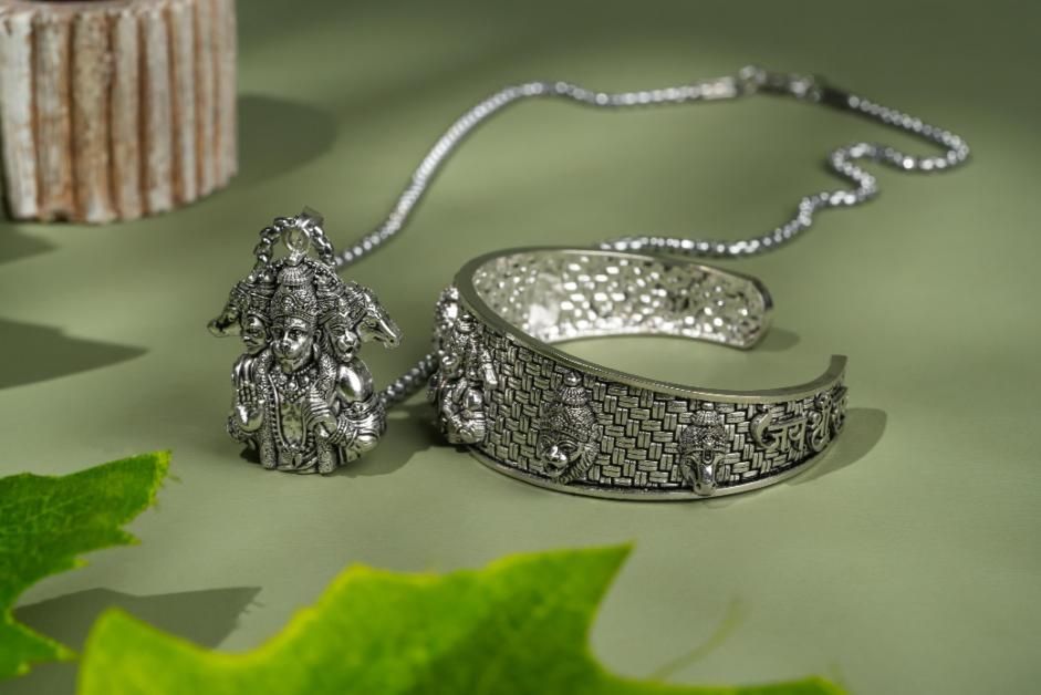 5-Mukhi Hanuman Kada with 5-Munjai Hanumna Pendant with Chain www.trikaro.com